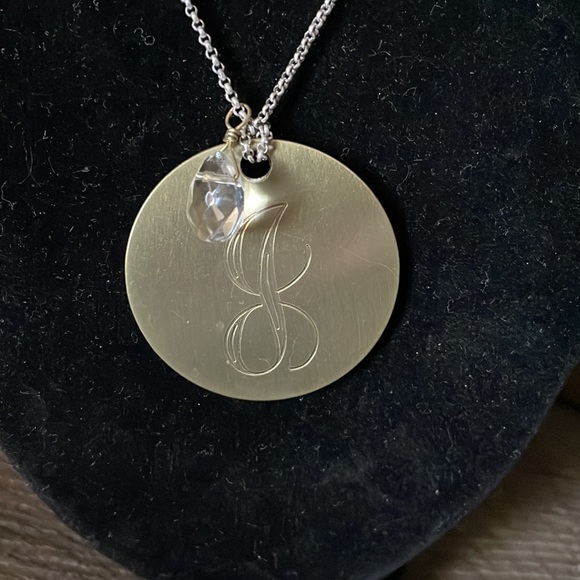 DANIELLE STEVENS LONG NECKLACE WITH A G LETTER PENDANT. - Picture 4 of 8